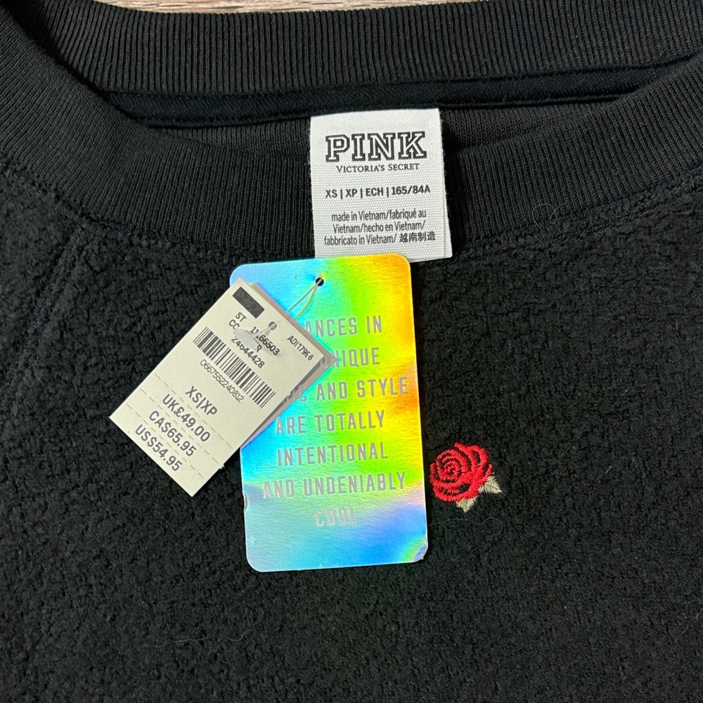 🌹 🆕 PINK Victoria's Secret Black fleece Sweater with Red Rose Detail - Picture 2 of 9